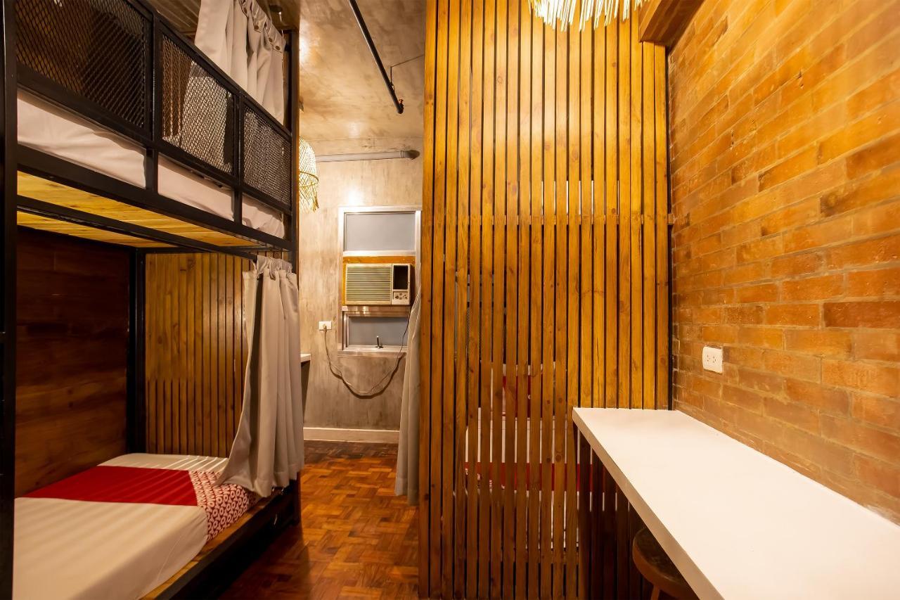 Oyo 821 Connector Hostel Makati City Exterior photo