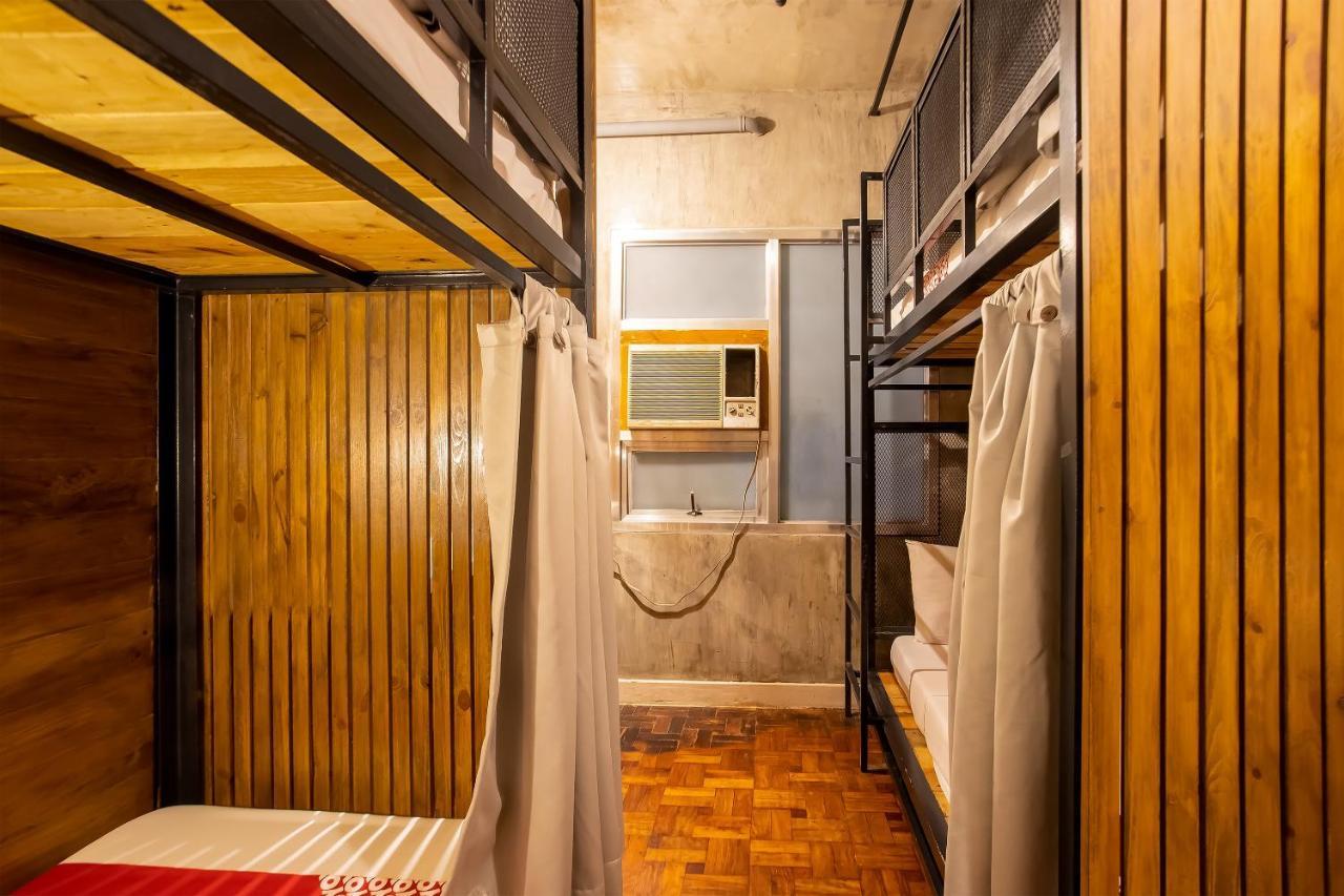 Oyo 821 Connector Hostel Makati City Exterior photo
